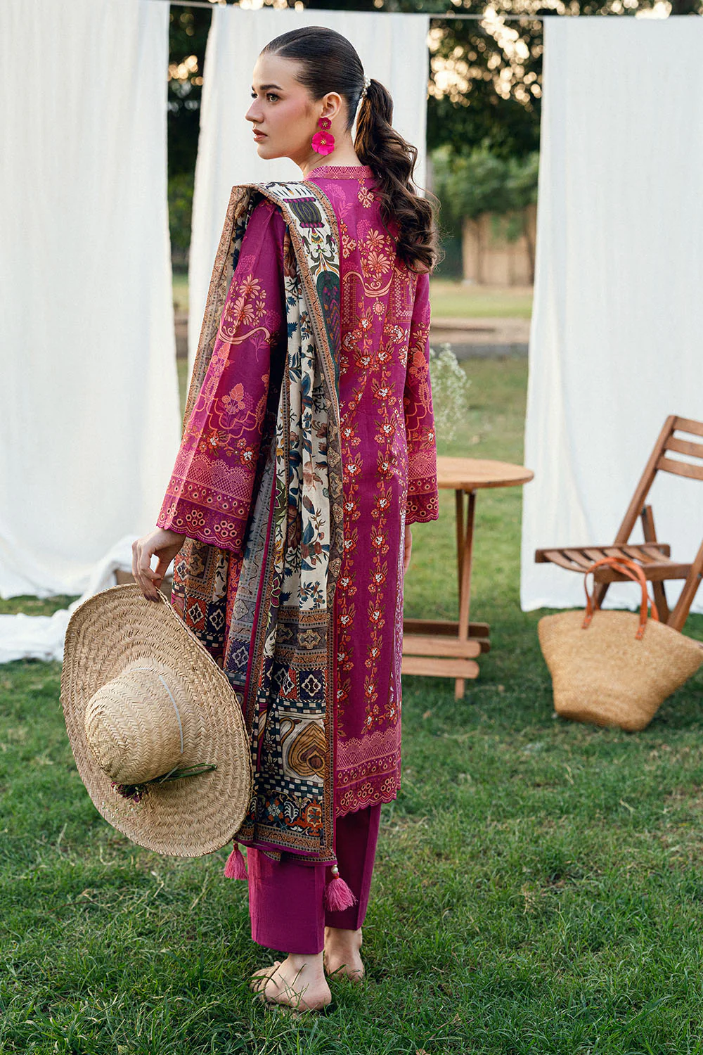 3 PIece Printed Lawn Suit - Image 4
