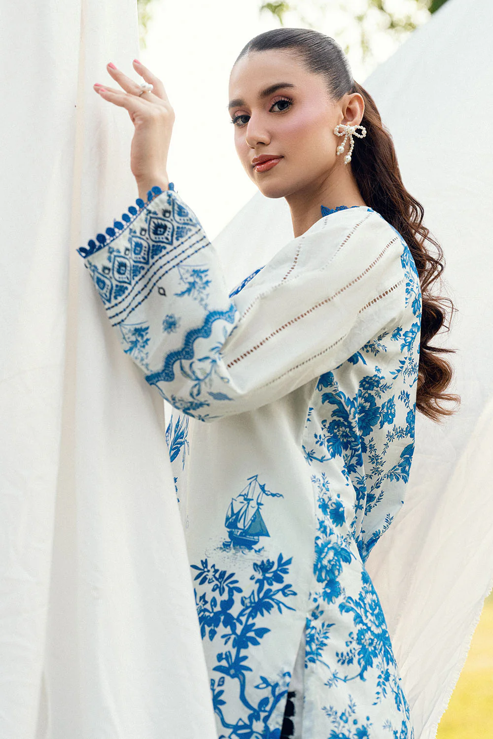 3 PIece Printed Lawn Suit - Image 3
