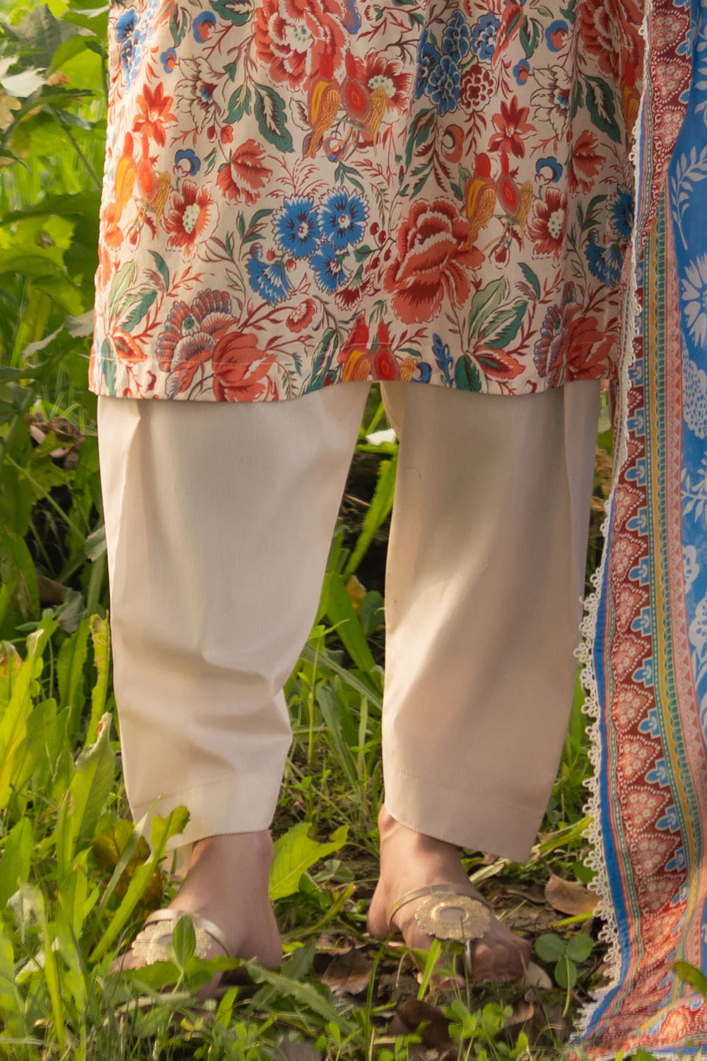 3 Piece Printed Lawn Suit with Embroidered Border - Image 5