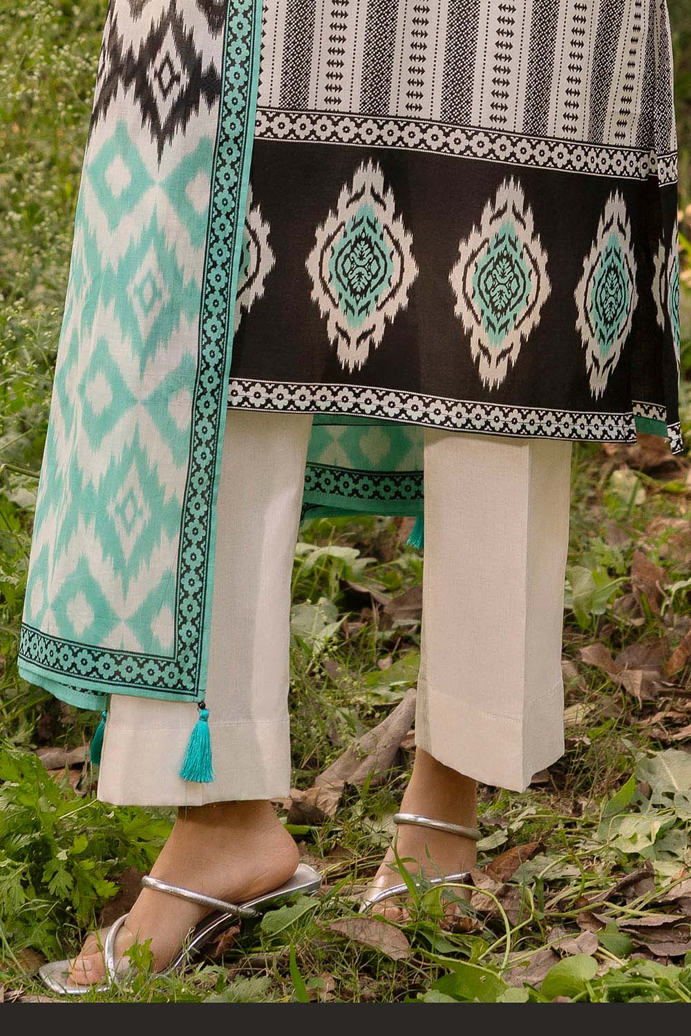 3 Piece Printed Lawn Suit with Embroidered Neckline and Border - Image 4