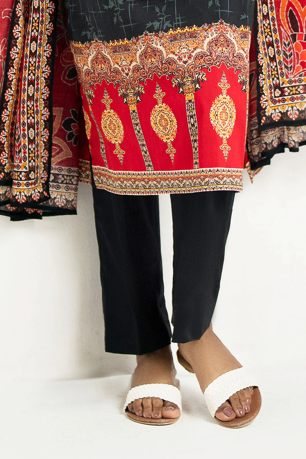 3 Piece Printed Lawn Suit with Embroidered Organza Lace & Bunches - Image 5