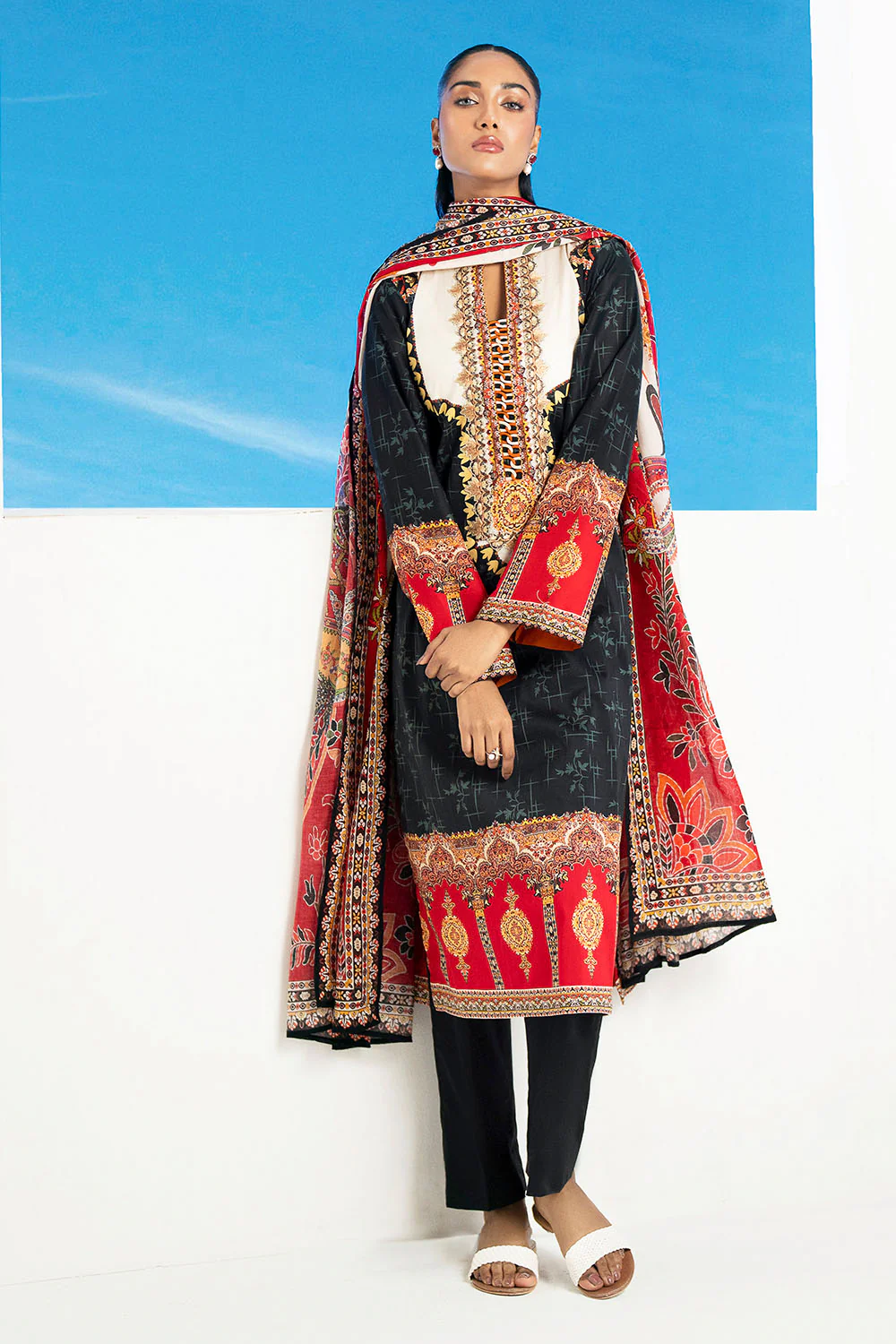 3 Piece Printed Lawn Suit with Embroidered Organza Lace & Bunches - Image 6