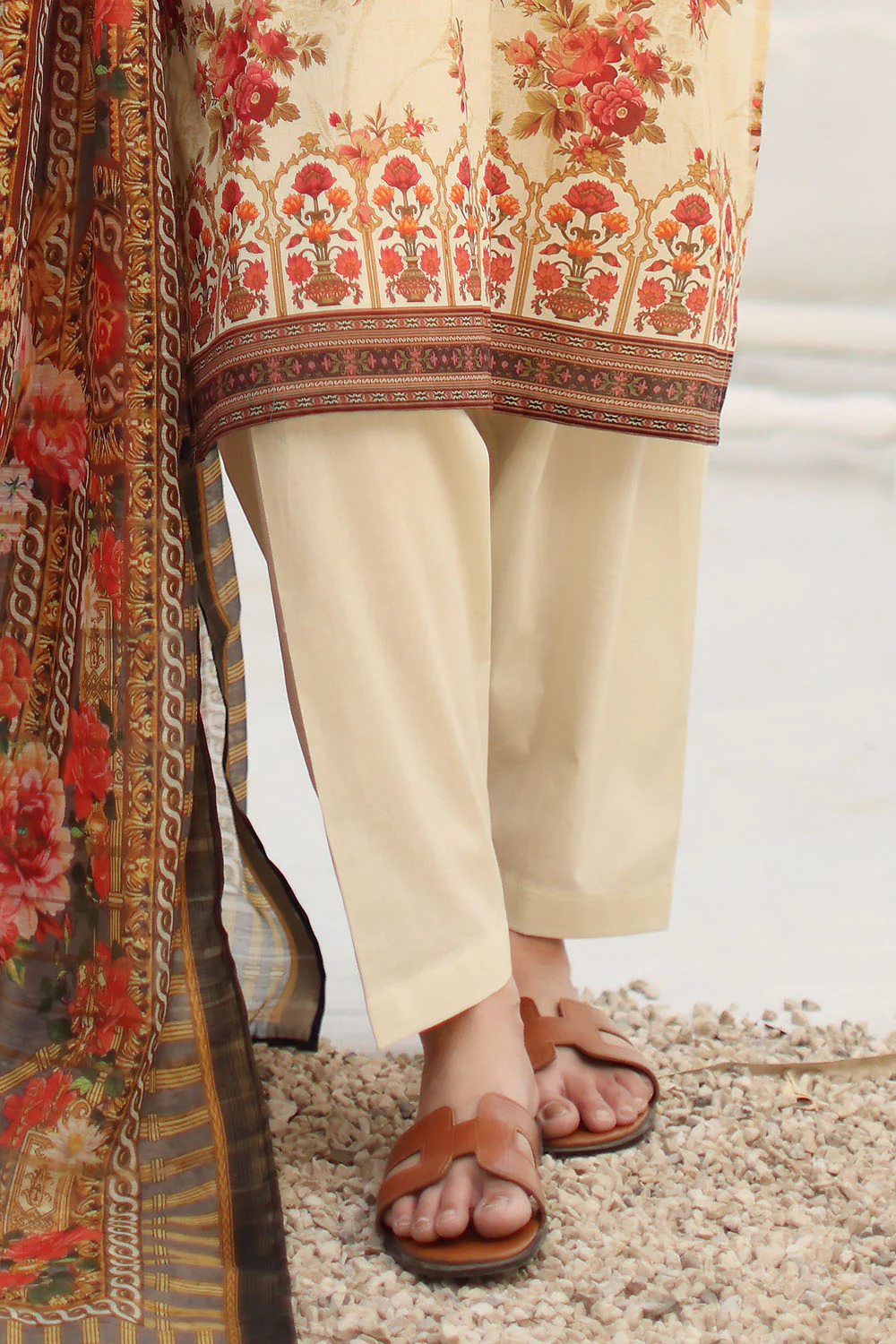 3 Piece Printed Lawn Suit with Zari Dupatta - Image 5