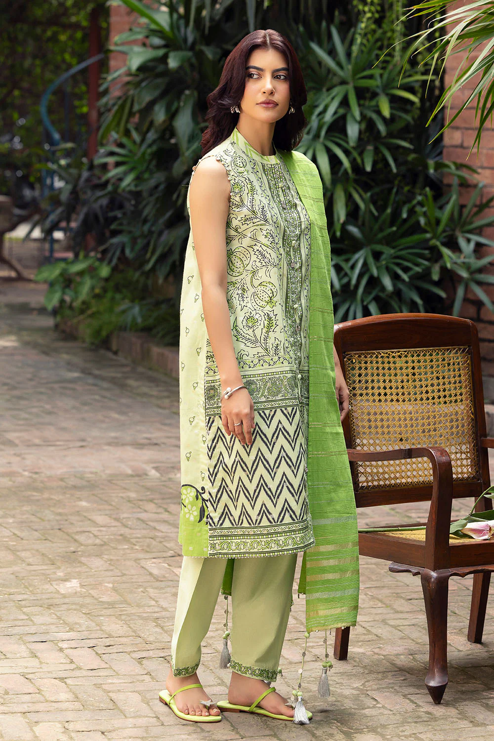 3 Piece Printed Lurex Jacquard Suit with Stripe Dupatta - Image 3