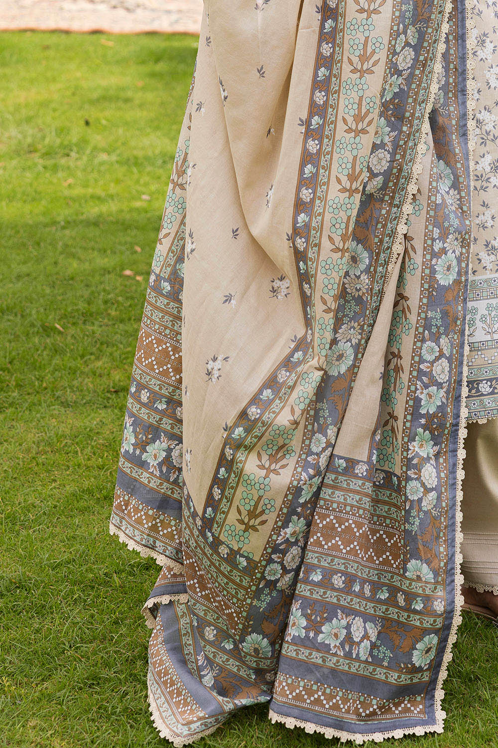 3 Piece Printed Suit - Image 4