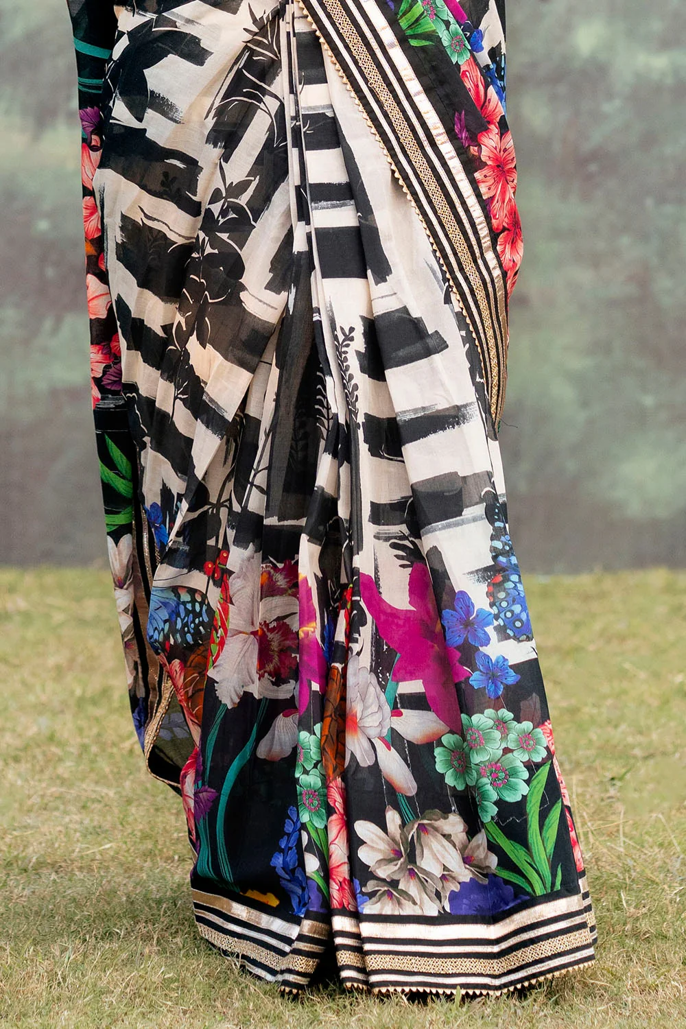 3 Piece Unstitched Denting Lawn Saree - Image 6