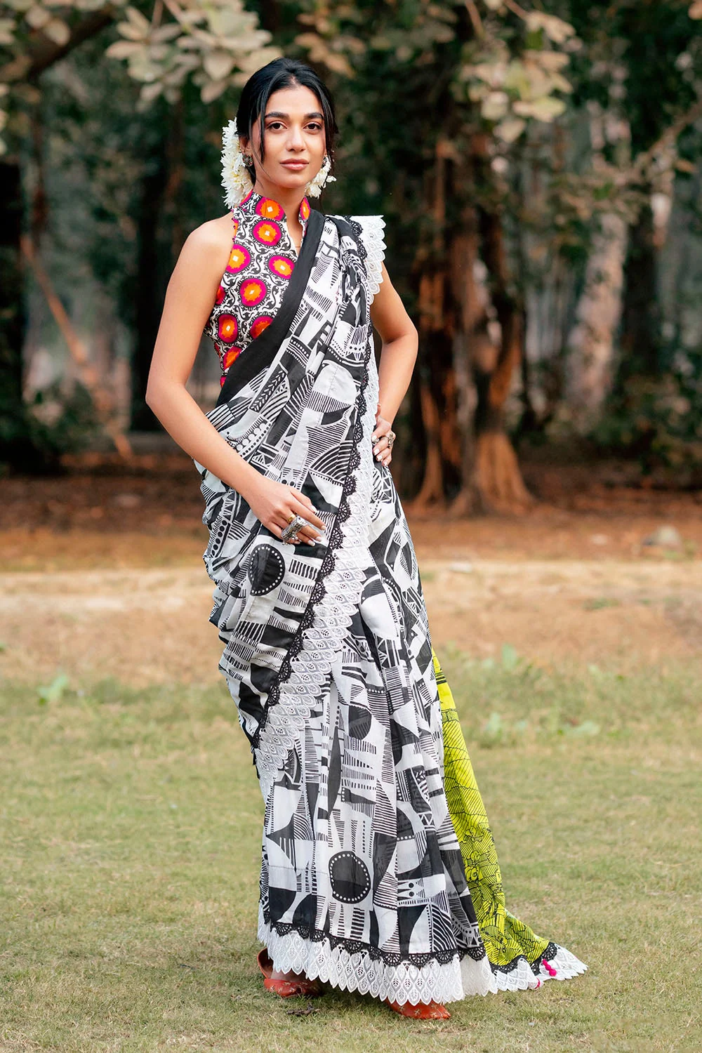3 Piece Unstitched Denting Lawn Saree - Image 3
