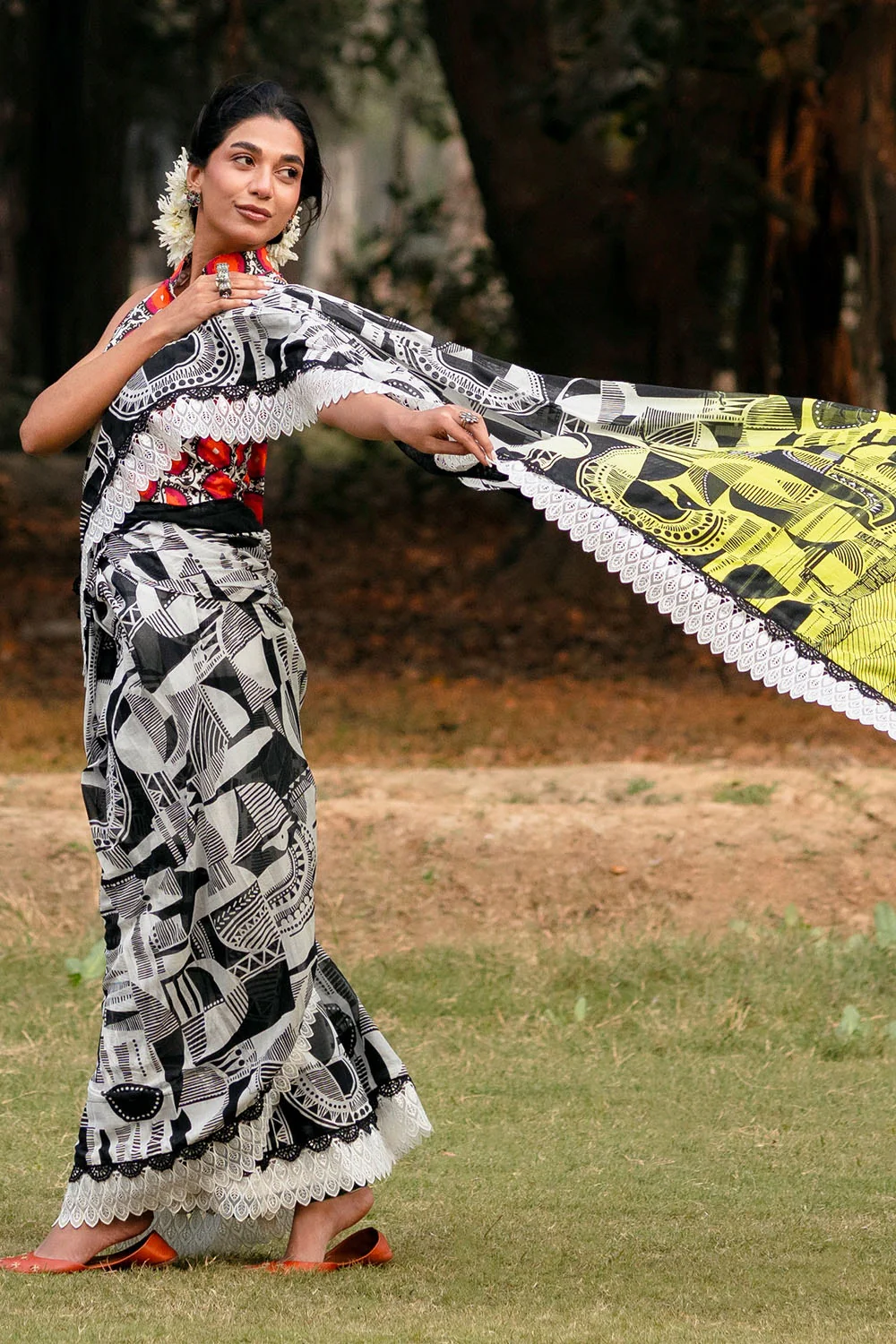 3 Piece Unstitched Denting Lawn Saree - Image 5