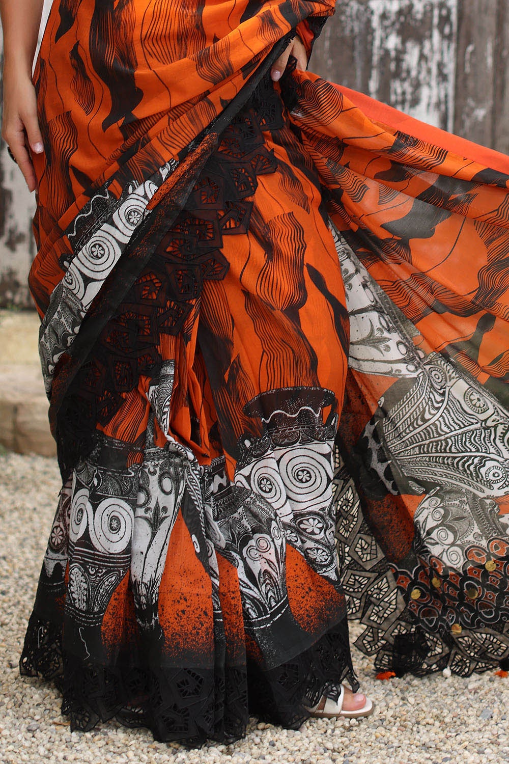 3 Piece Unstitched Denting Lawn Saree - Image 5