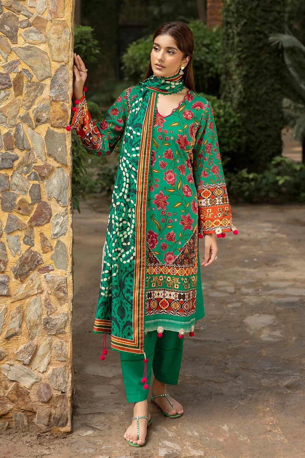 3 Piece Unstitched Printed Khaddar Suit - Image 4
