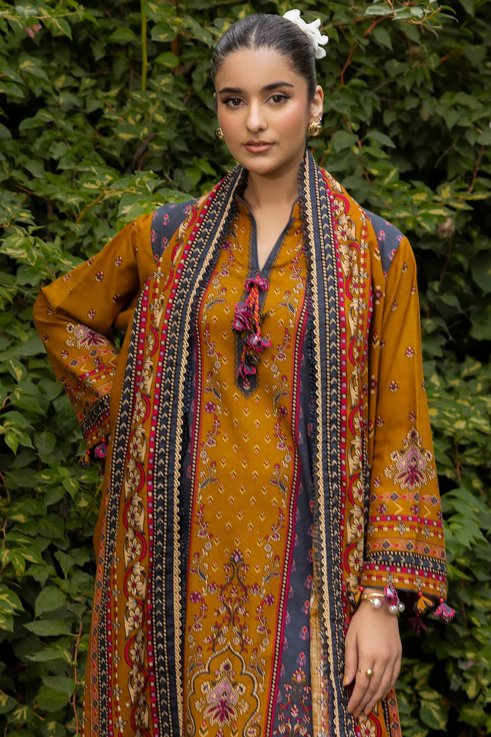 3 Piece Unstitched Printed Khaddar Suit - Image 3