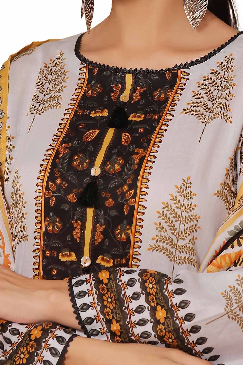 3 Piece Unstitched Printed Khaddar Suit - Image 2