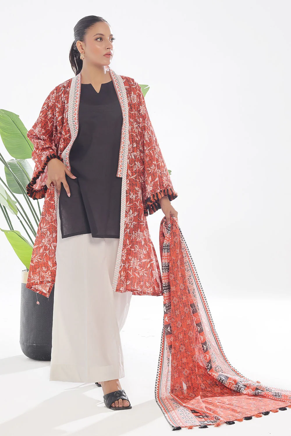 3 Piece Unstitched Printed Lawn Suit - Image 4