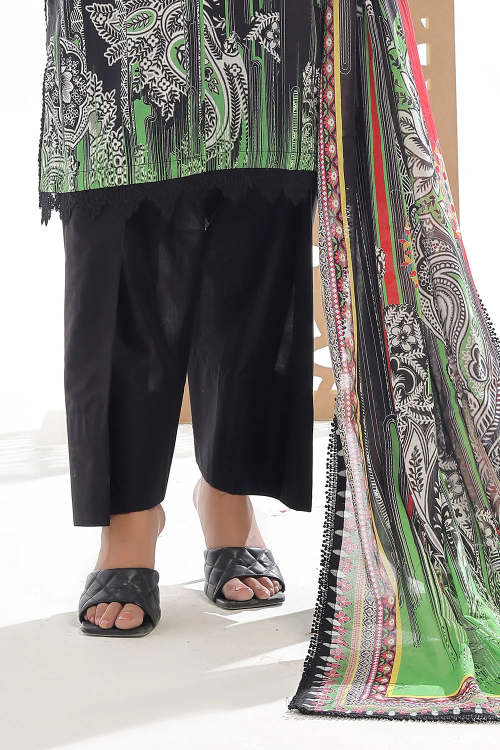 3 Piece Unstitched Printed Lawn Suit - Image 6