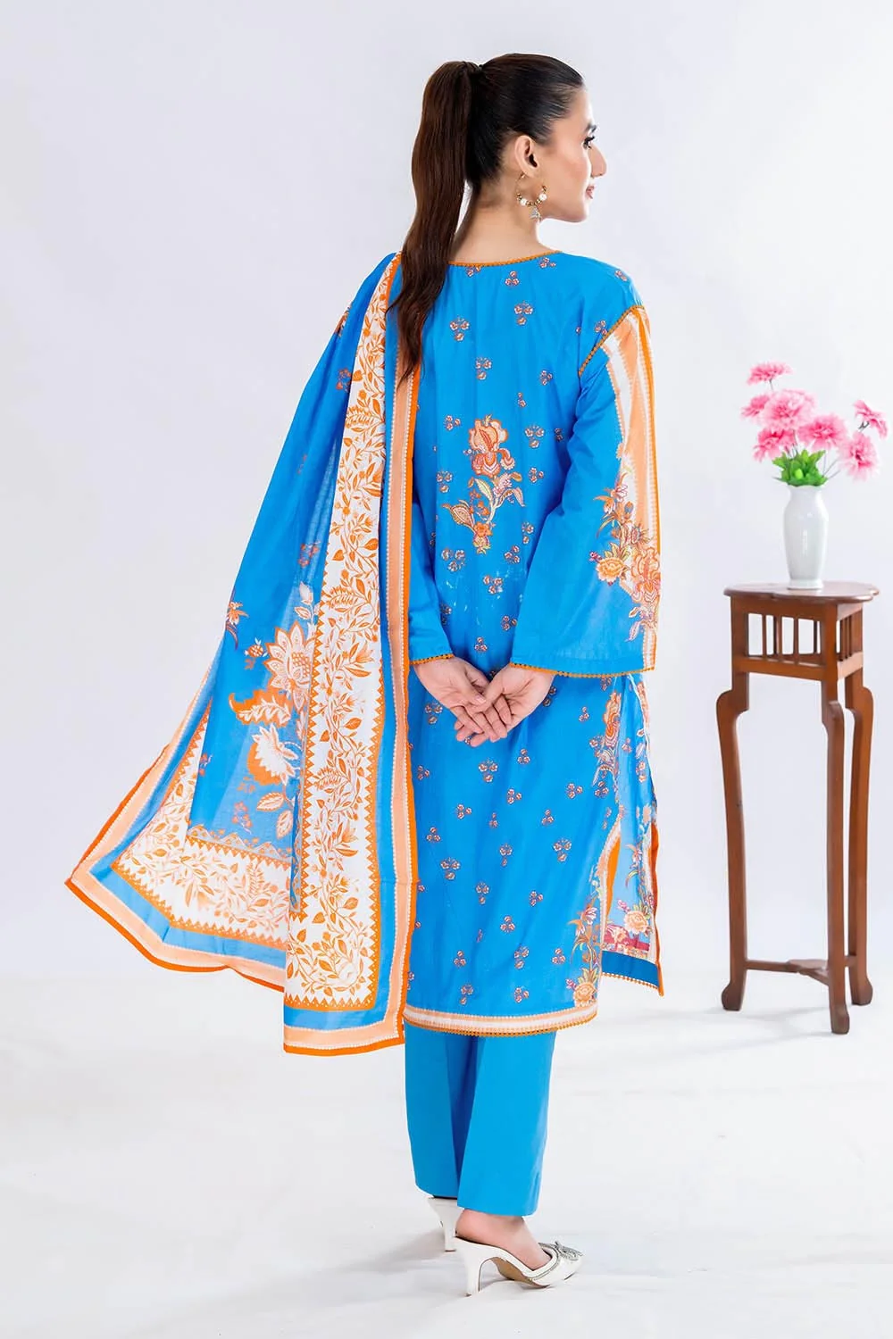3 Piece Unstitched Printed Lawn Suit - Image 5