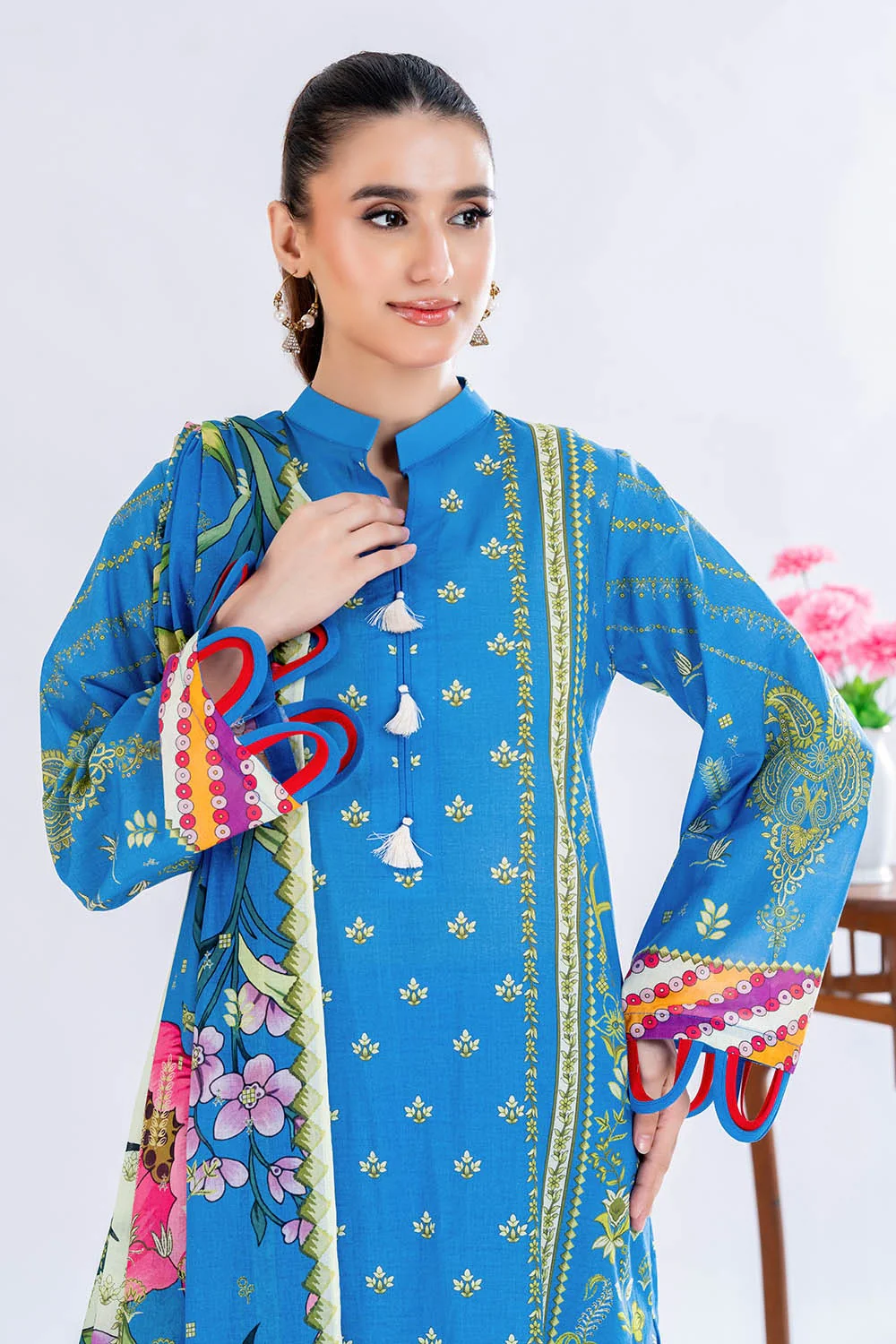 3 Piece Unstitched Printed Lawn Suit - Image 5