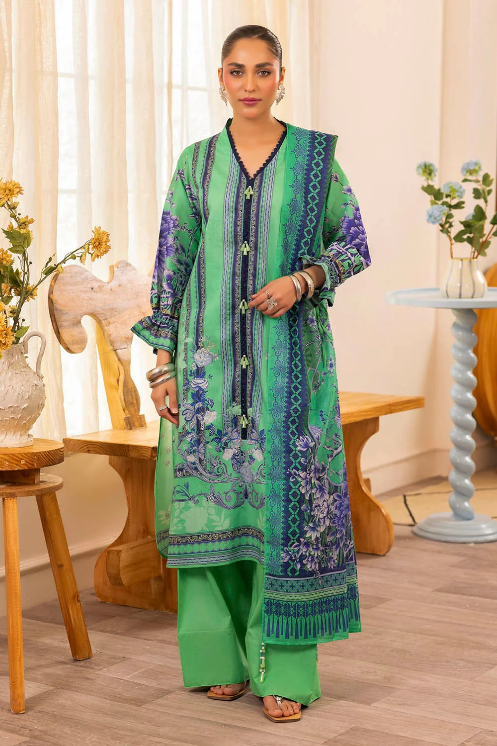 3 Piece Unstitched Printed Lawn Suit - Image 4