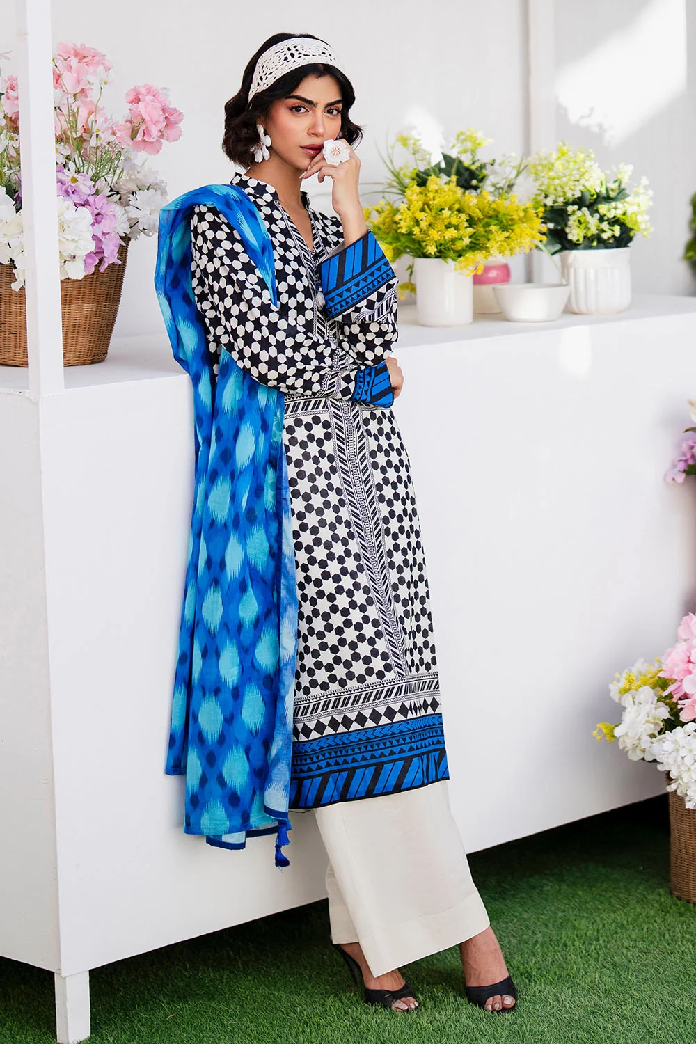 3 Piece Unstitched Printed Lawn Suit - Image 3