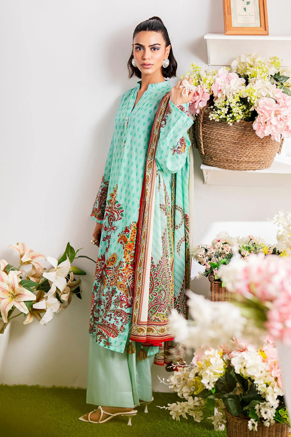 3 Piece Unstitched Printed Lawn Suit - Image 4