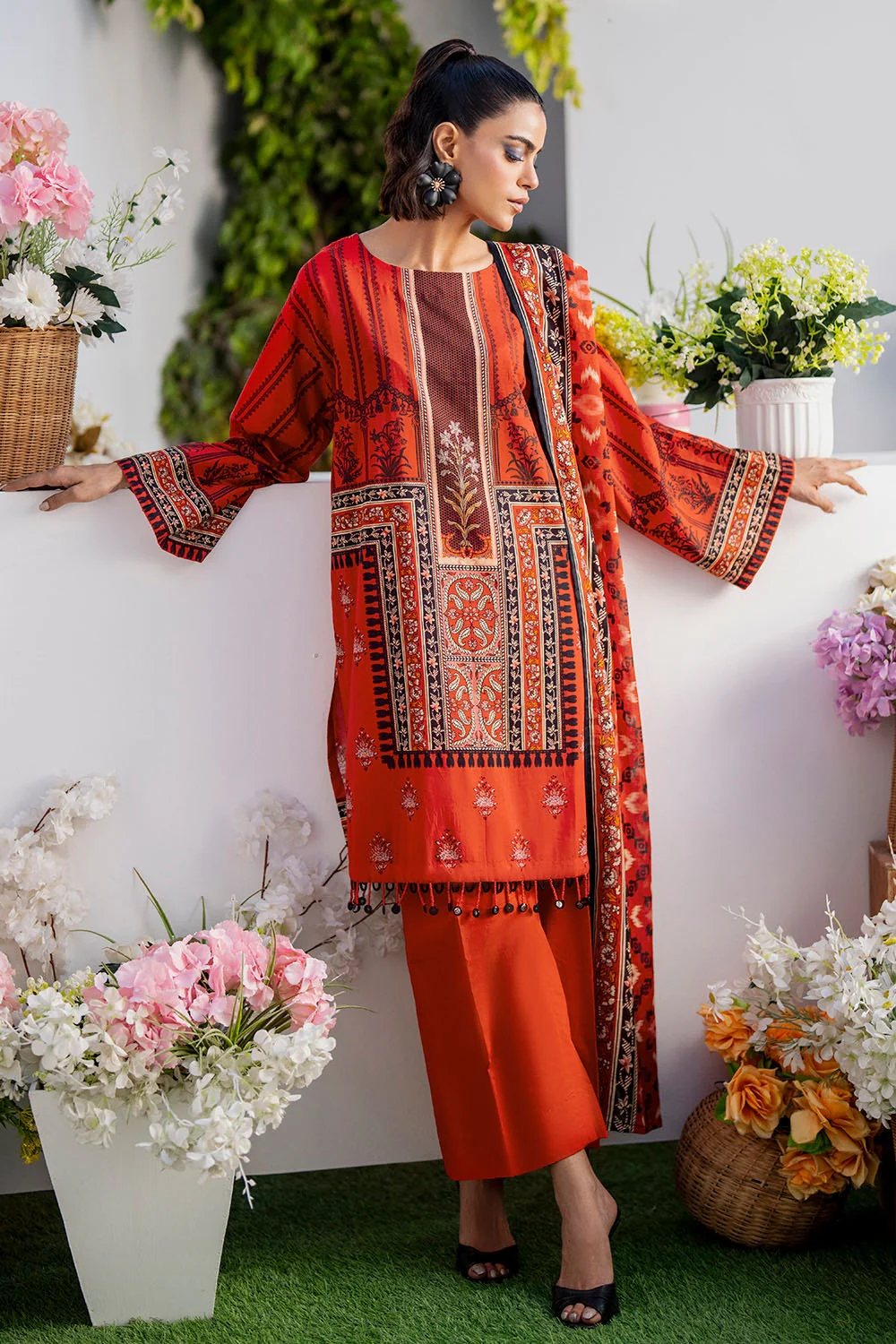 3 Piece Unstitched Printed Lawn Suit - Image 4