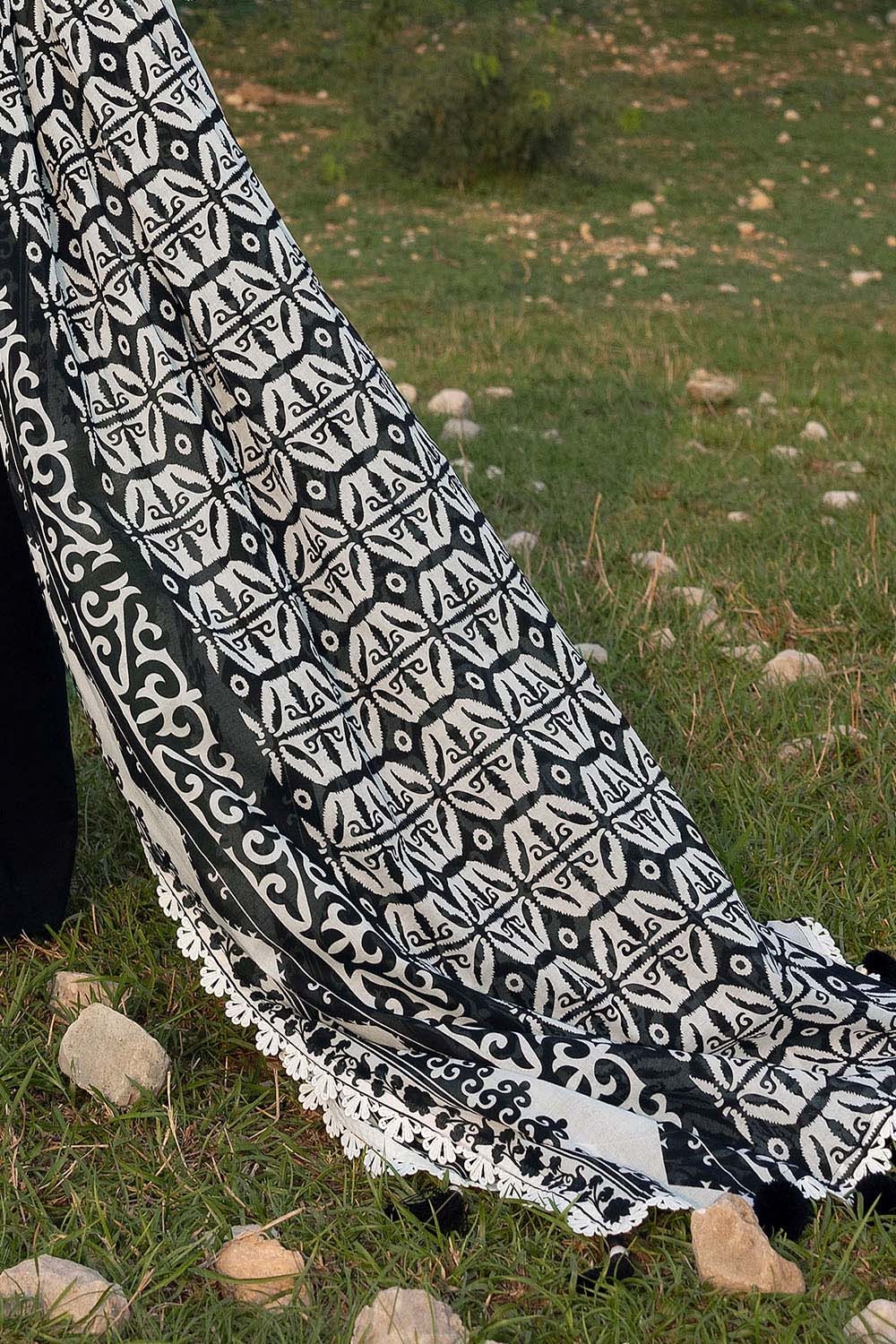 3 Piece Unstitched Printed Lawn Suit with Embroidered Lawn Dupatta - Image 5