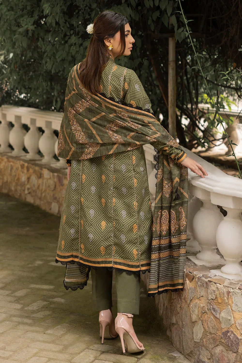 3 Piece Unstitched Printed Stripe Khaddar Suit - Image 5