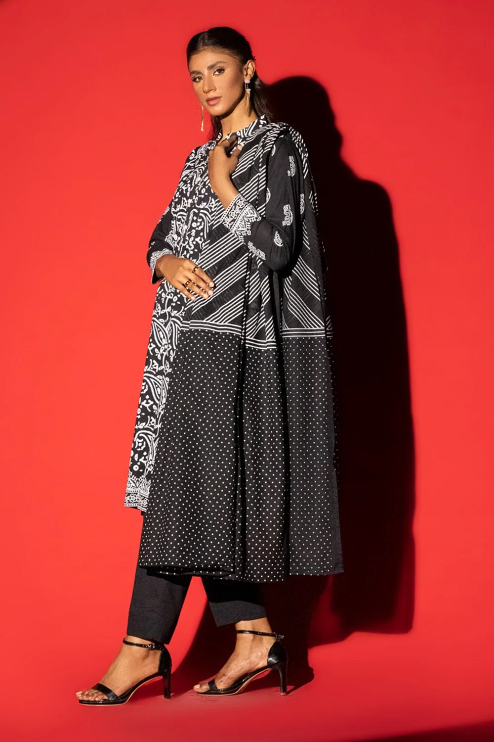 3 Piece Cambric Block Printed Suit - Image 4