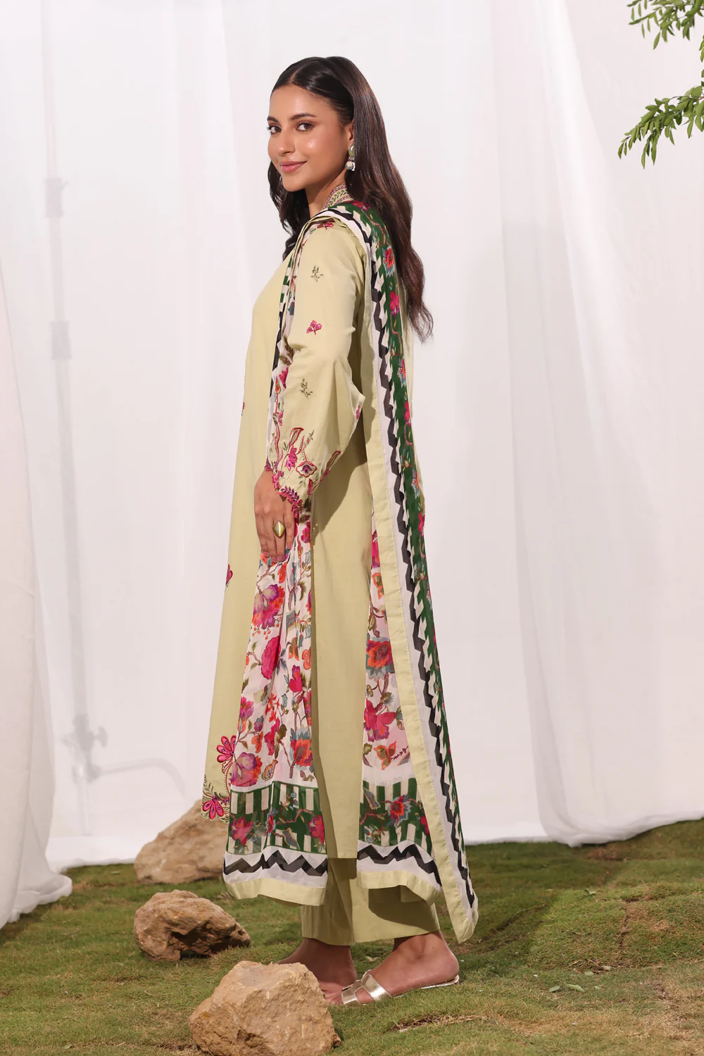 3Pc Cambric Embroidered Suit - Image 5