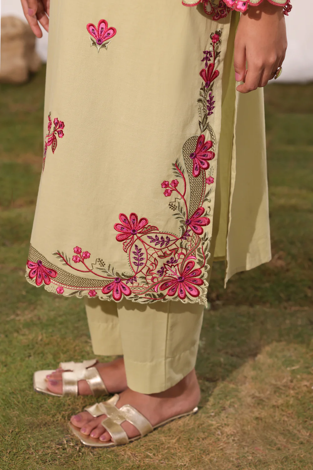 3Pc Cambric Embroidered Suit - Image 7