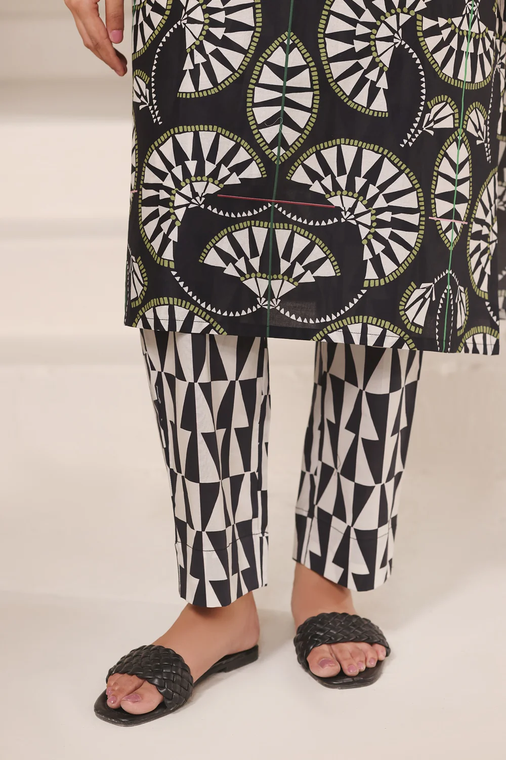 3PC Cambric Printed Suit - Image 5