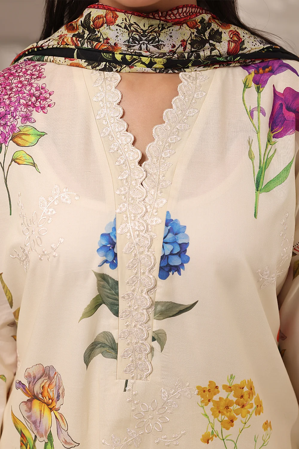 3PC Cambric Printed Suit With Embroidered - Image 2