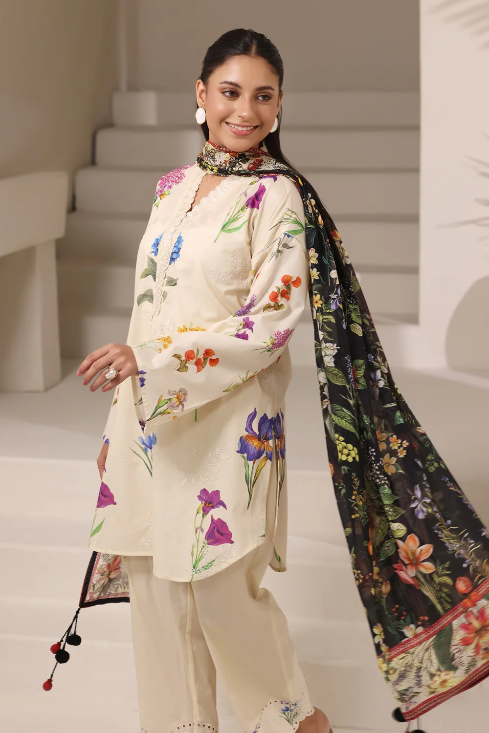 3PC Cambric Printed Suit With Embroidered - Image 4