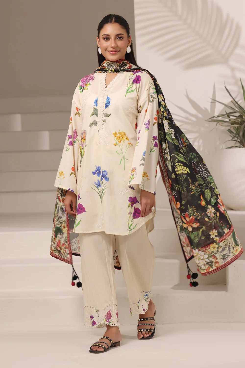 3PC Cambric Printed Suit With Embroidered - Image 5