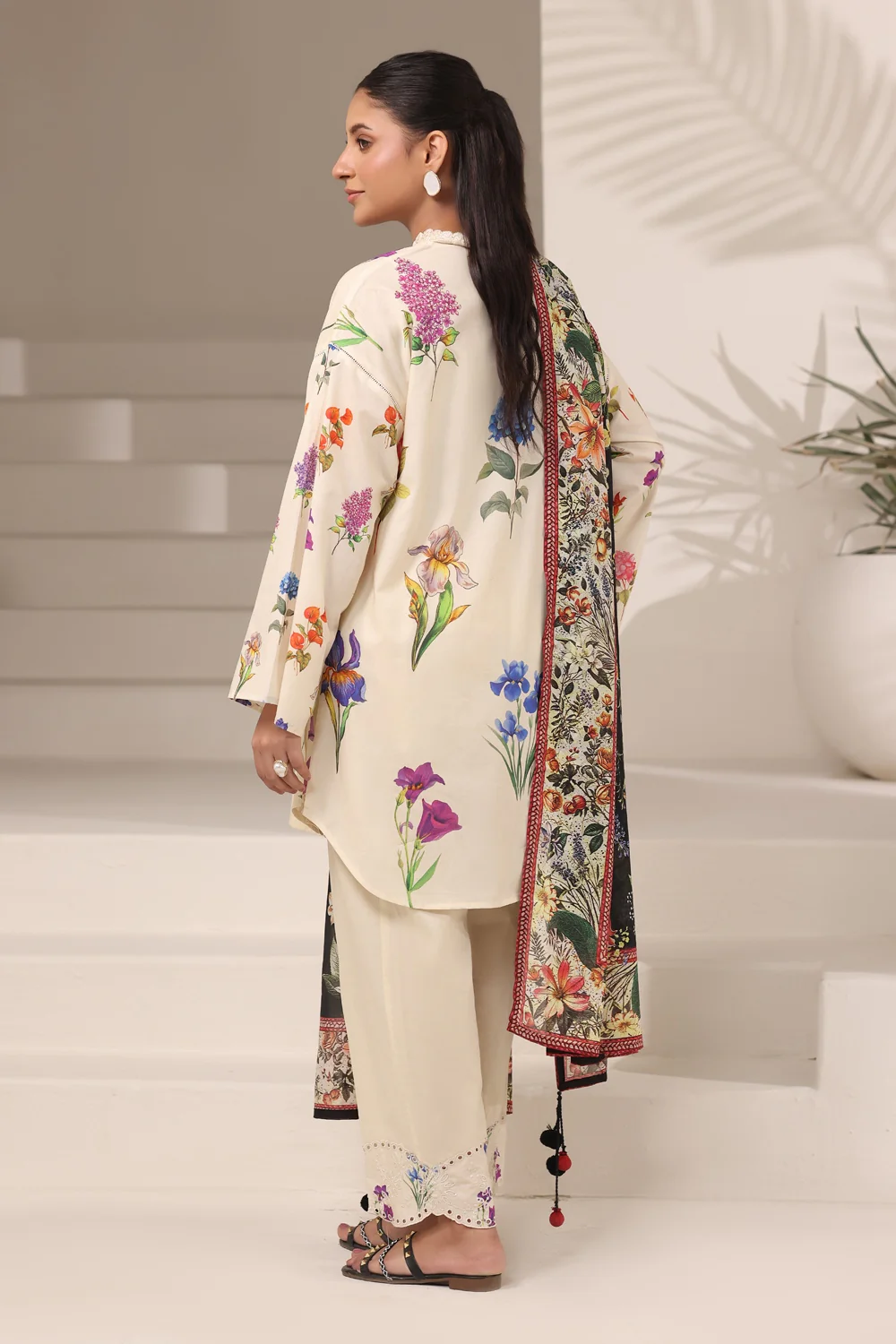 3PC Cambric Printed Suit With Embroidered - Image 6