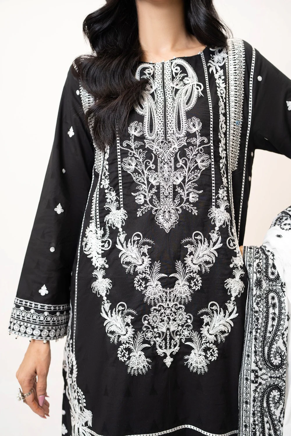 3PC Jacquard Embroidered Suit - Image 2