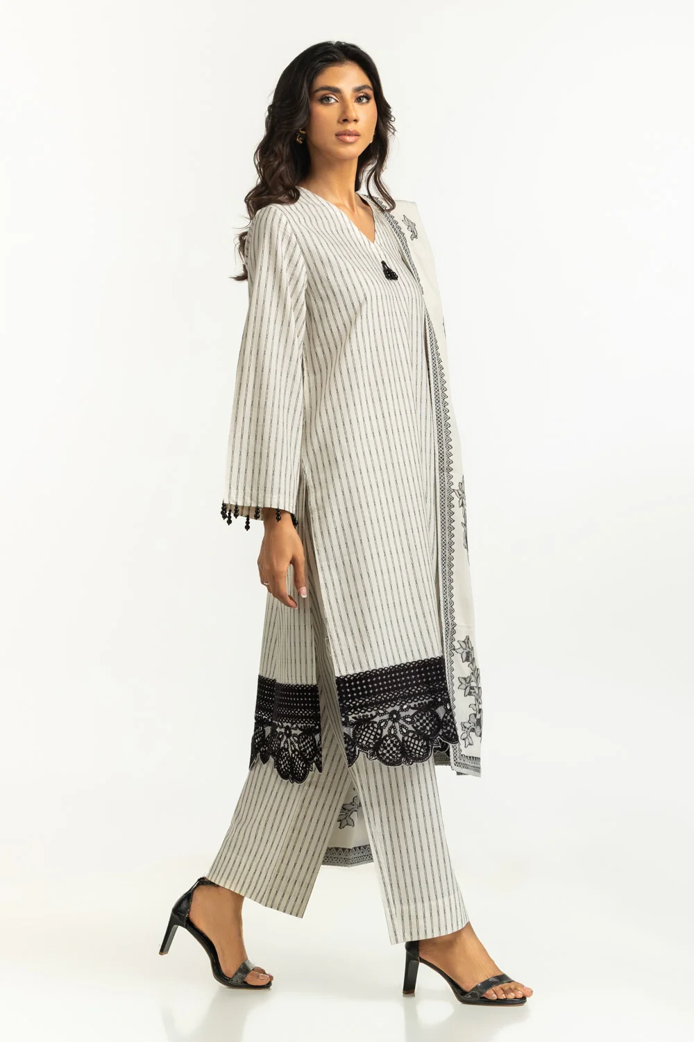3PC Jacquard Embroidered Suit - Image 3