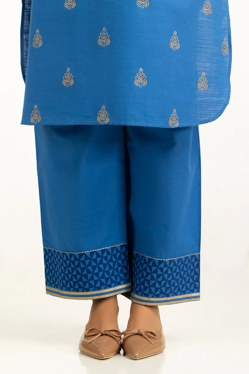 3PC Khaddar Block Printed Suit - Image 5