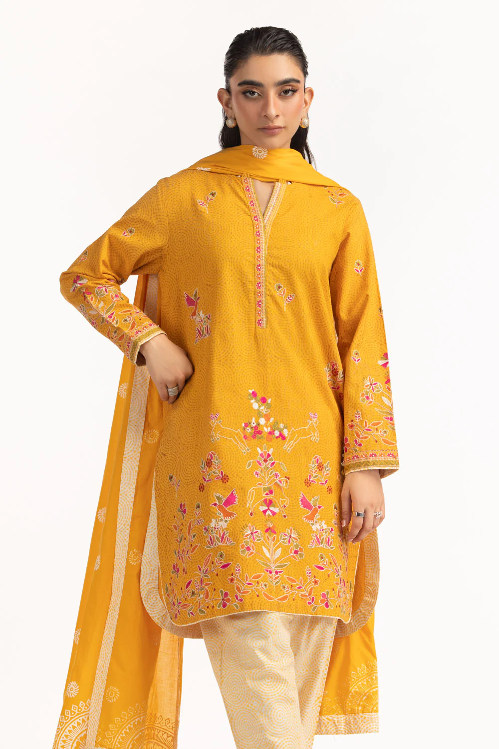 3PC Khaddar Embroidered Suit - Image 3