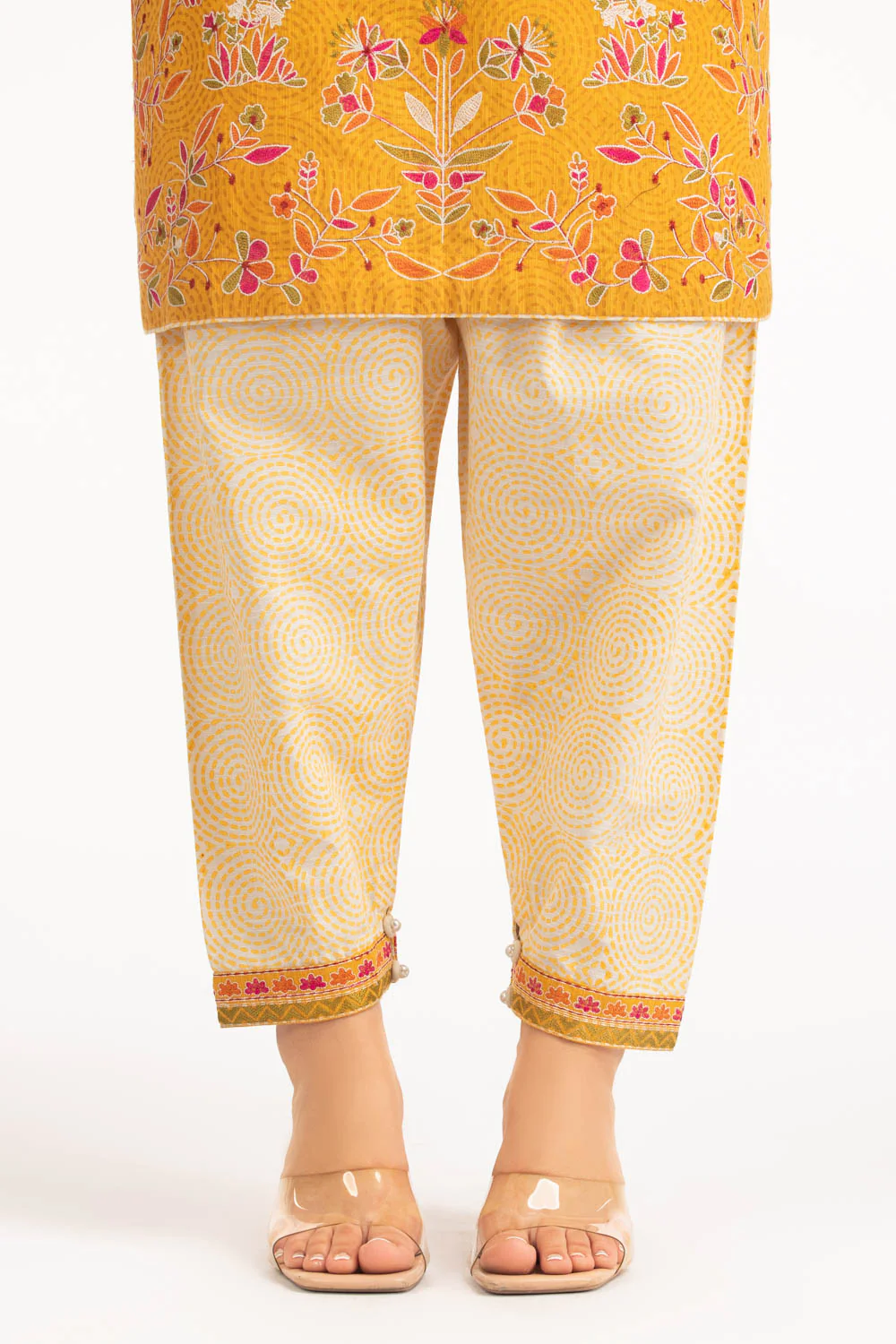 3PC Khaddar Embroidered Suit - Image 7