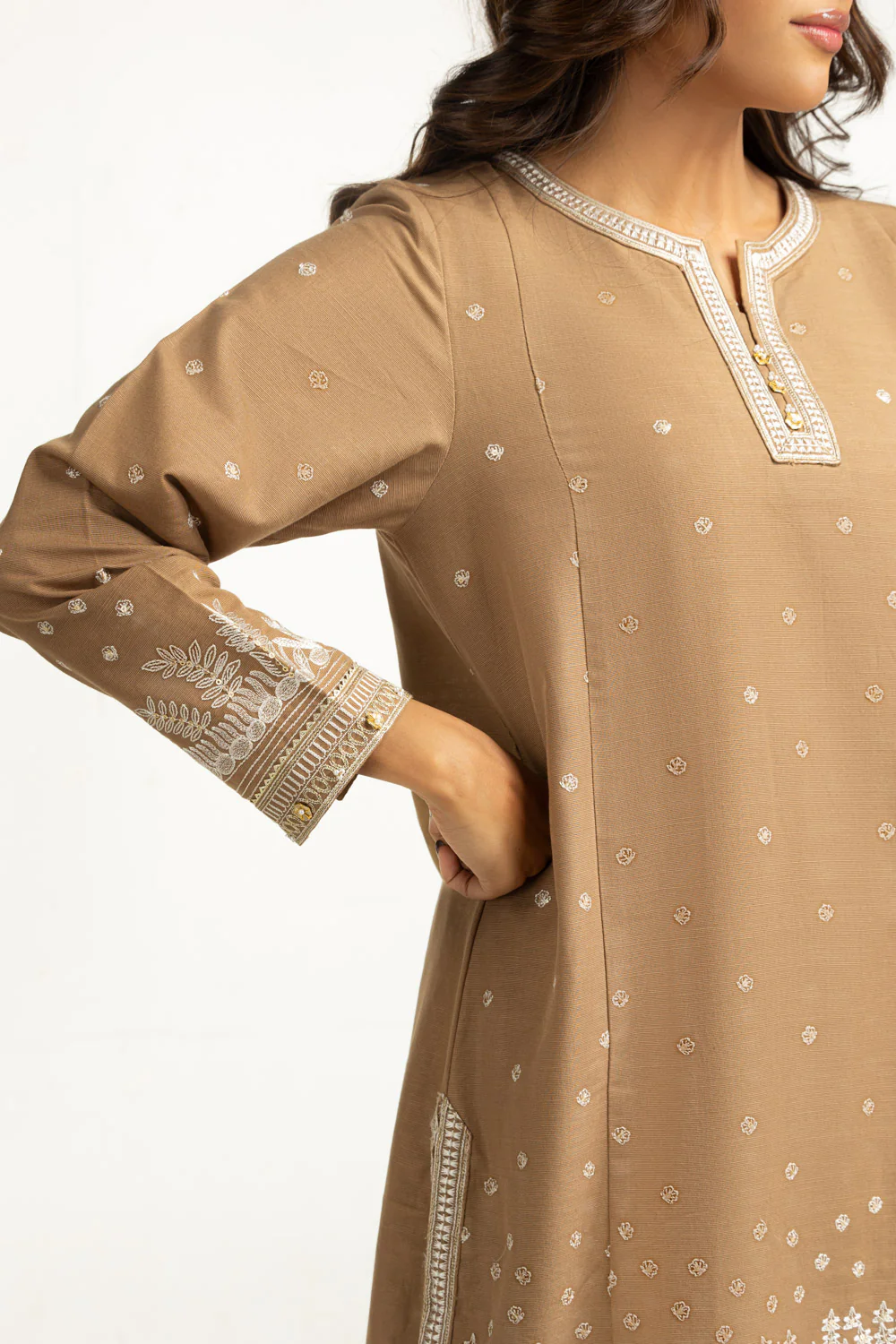 3PC Khaddar Embroidered Suit - Image 5