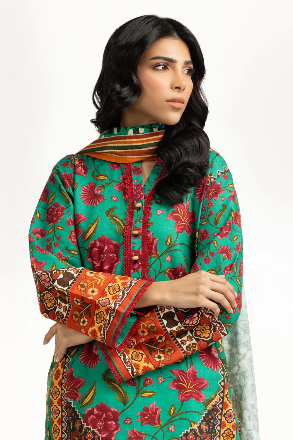 3PC Khaddar Printed Suit - Image 4
