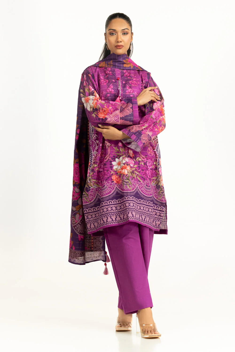 3PC Khaddar Printed Suit - Image 3
