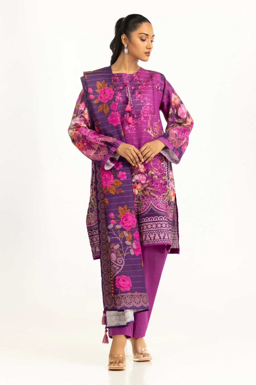 3PC Khaddar Printed Suit - Image 5