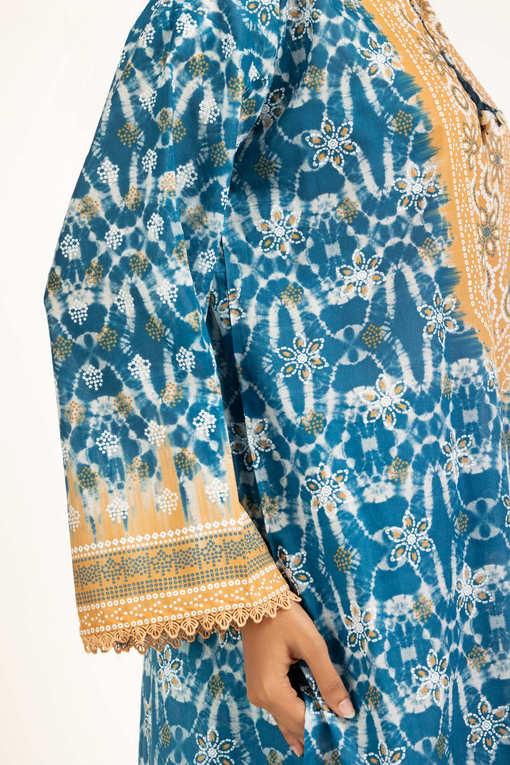 3PC Lacquer Printed Lawn Suit - Image 5