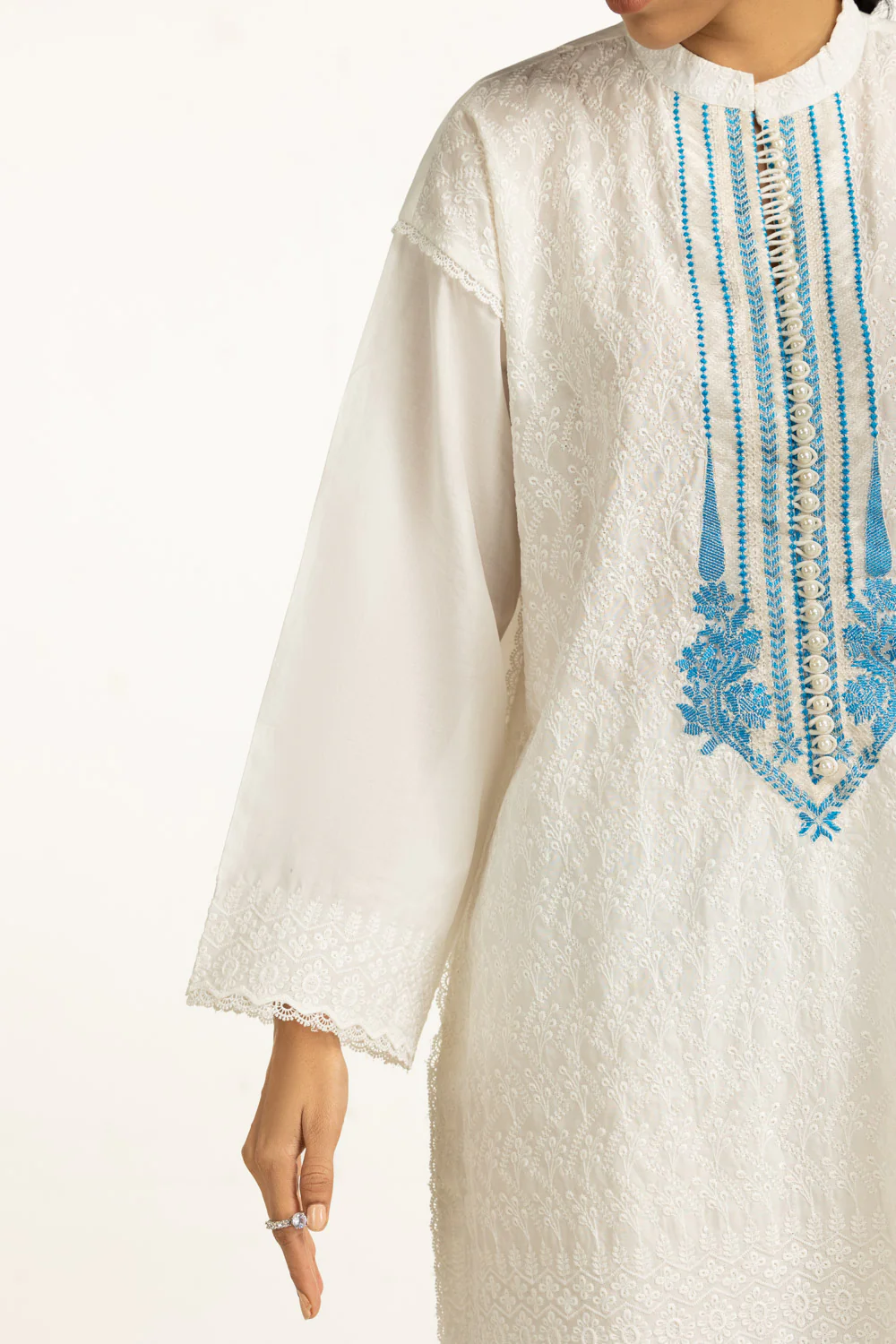 3PC Lawn Embroidered Suit - Image 2