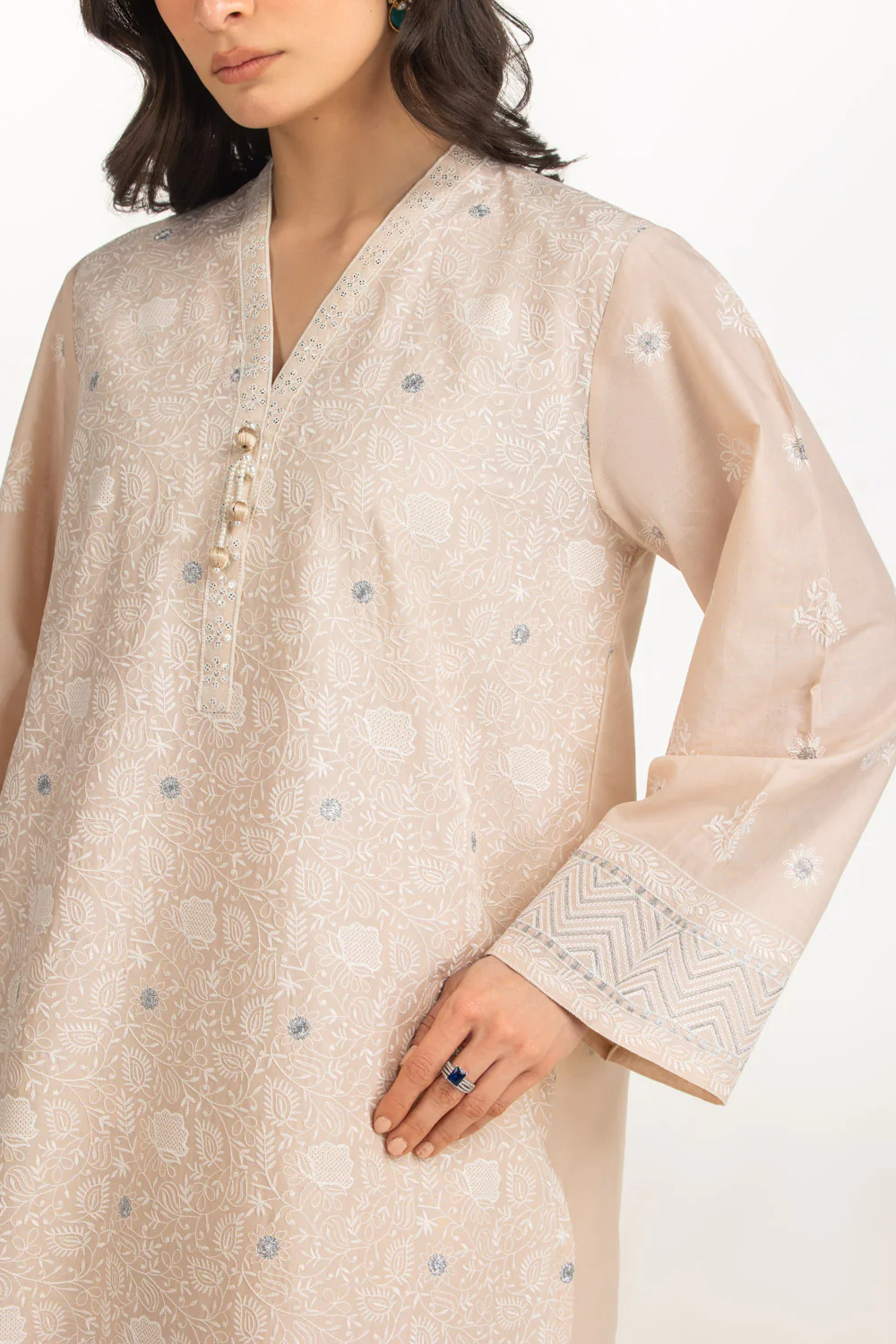 3PC Lawn Embroidered Suit - Image 2