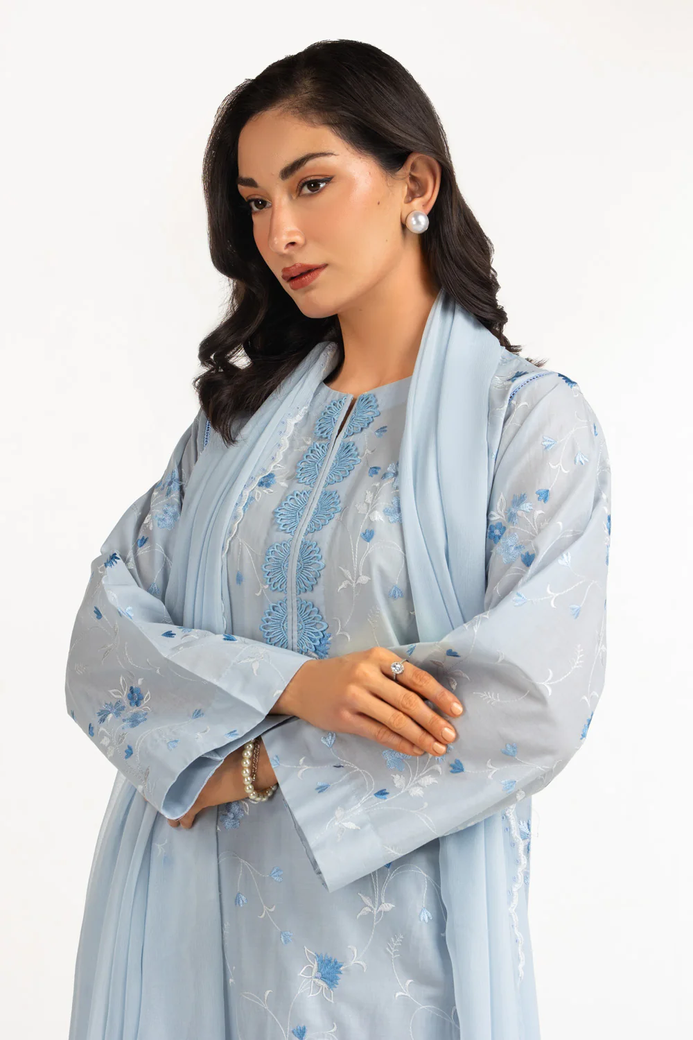 3PC Lawn Embroidered Suit - Image 2