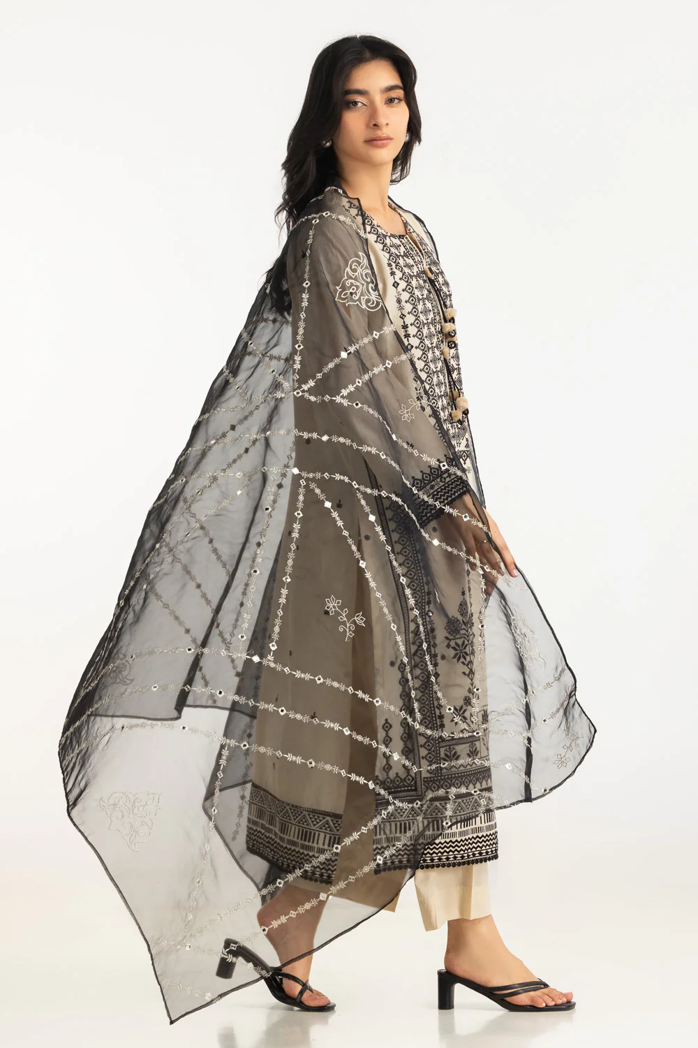 3PC Lawn Embroidered Suit - Image 5