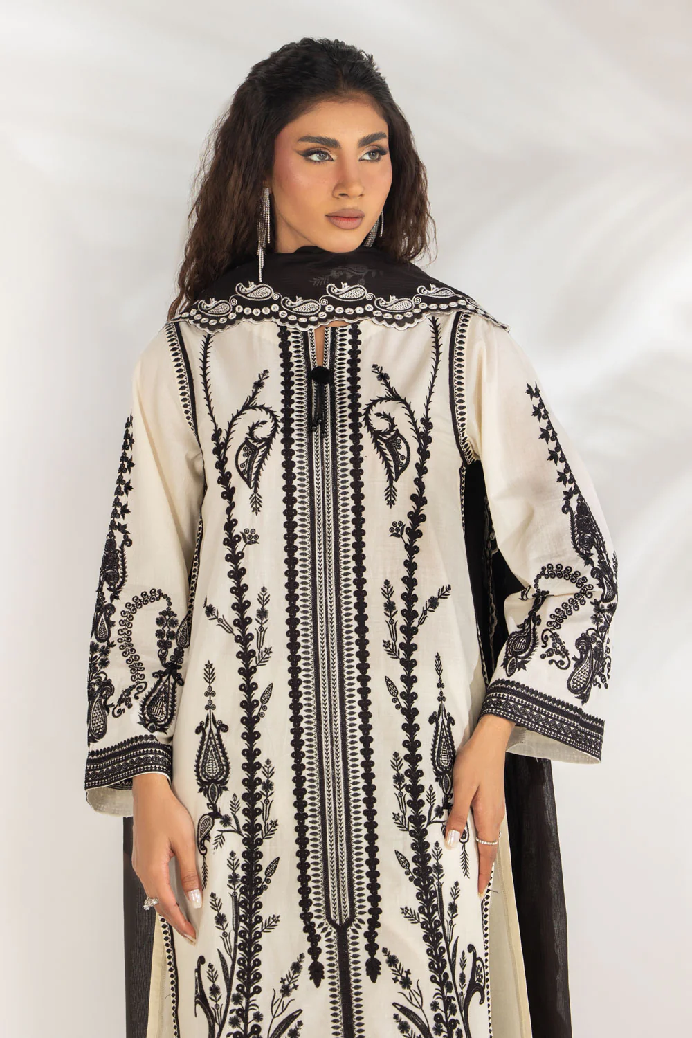 3PC Lawn Embroidered Suit - Image 2