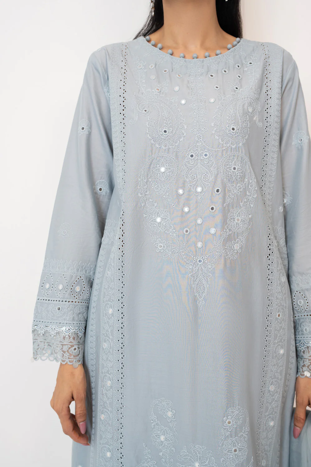3PC Lawn Embroidered Suit - Image 2